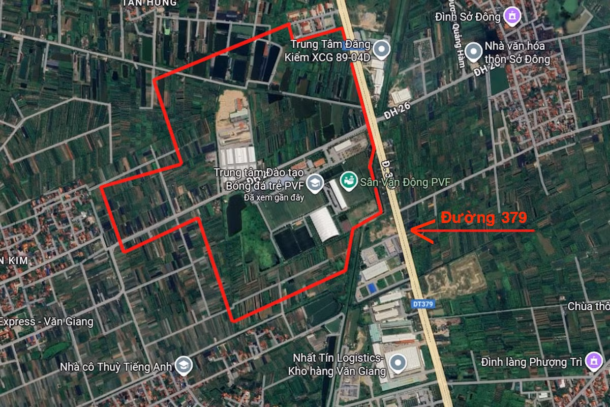 Vị trí xây dựng dự án SVĐ PVF trong tương lai. Ảnh: Google Maps. Sau khi hoàn thiện, sân vận động mới có sức chứa 60.000 chỗ ngồi, đạt chuẩn FIFA, đủ điều kiện đăng cai tổ chức các trận đấu quốc tế lớn. Công trình không chỉ phục vụ Bộ Công an, mà sẽ là trung tâm kết nối thể thao, văn hóa và du lịch của đất nước và trong khu vực; được thiết kế vượt chuẩn quốc tế, đủ tiêu chuẩn tổ chức các sự kiện thể thao lớn như: Thế vận hội châu Á (ASIAD), Thế vận hội Olympic, Giải Bóng đá vô địch thế giới (World Cup).