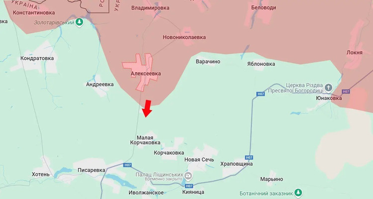 この地域で特に注目すべき戦闘は、ロシア空軍がオレクシーイフカ村(ロシア語ではアレクセーエフカ)を制圧し、その支配地域をシニャク川岸まで拡大したことです。ロシア空軍によるこの戦術的動きは、隣接するアンドレーエフカ村とキンドラティフカ村のウクライナ軍にとって脅威となりました。同時に、ロシア空軍北方軍集団は、既に制圧していたオレクシーイフカ村の南方へと進軍していました。 3-645.jpg