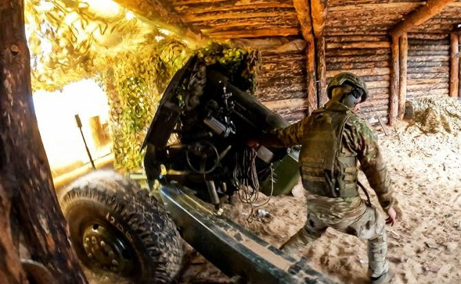 Рассматривая проблему с этой точки зрения, нельзя не задаться вопросом: не преследуют ли ВВС РФ цель не только захватить новые территории, но и продолжать изматывать армию ВСУ? По данным New York Times, некоторые аналитики высказали схожие наблюдения: теперь ВВС РФ, похоже, готовы уничтожить ВСУ более «систематическим» образом. 11.jpg