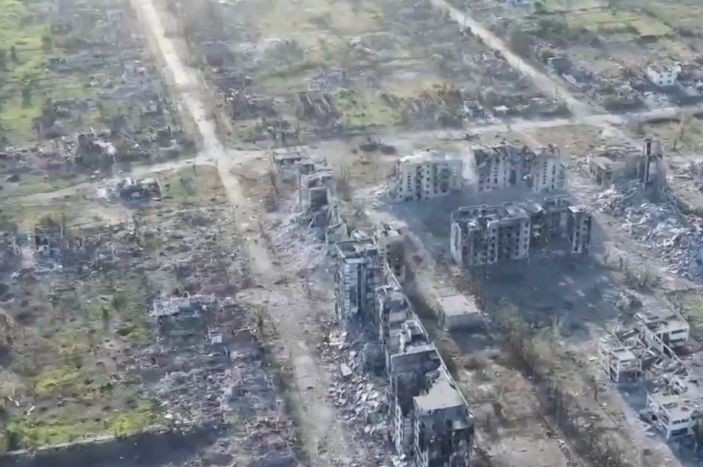 ヴォルチャンスクの戦いは、ロシア空軍(RFAF)によるハリコフ州への奇襲攻撃を受けて、昨年夏に始まりました。ロシア連邦軍(AFU)は都市防衛のために大規模な部隊を投入せざるを得なくなり、この小さな町は要塞と化しました。数ヶ月にわたり、ヴォルチャンスクでの戦闘は時折鎮静化し、また勢いを増して再燃しました。 11.jpg