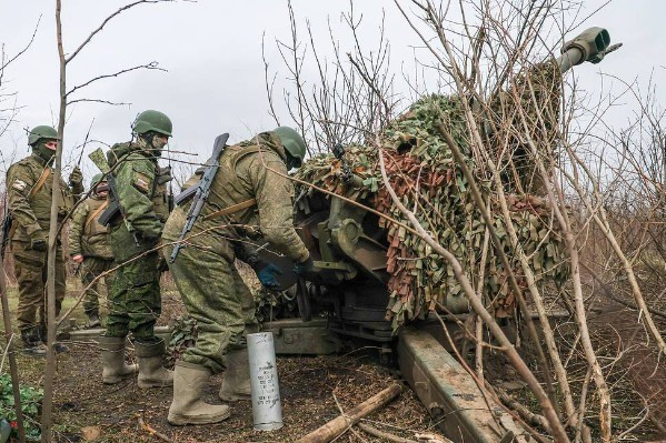 Der Lage auf dem Schlachtfeld nach zu urteilen, war der russische Angriff auf Kupjansk gut organisiert und zielgerichtet. Die Russen verfolgten eine mehrgleisige, gut koordinierte Angriffsstrategie. Nordwestlich der Stadt nutzten russische Elitetruppen das unwegsame Gelände geschickt aus und durchbrachen schnell die solide ukrainische Verteidigung. 4.jpg