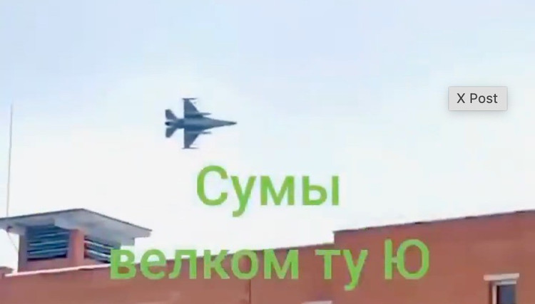 Một chiếc máy bay F-16 của Không quân Ukraine bay thấp trên bầu trời tỉnh Sumy, Ukraine. Ảnh: X/@osinttechnical 4.jpg