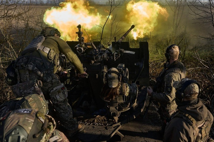 In augustus was de strijd aan het front in Pokrovsk hevig. Het Russische leger (RFAF) voerde een grootschalige infiltratie uit aan het noordfront en boekte aanzienlijke vorderingen. Volgens het kanaal van Commissie Z veroverde de RFAF eerst het dorp Novy Shahove, rukte 1 km westwaarts op en rukte vervolgens weer noordwaarts op, waarbij het gebied van Vilne, Koetsjeriv Jar, Zolotyi Kolodyaz tot aan Roebizjne werd veroverd. 1.jpg