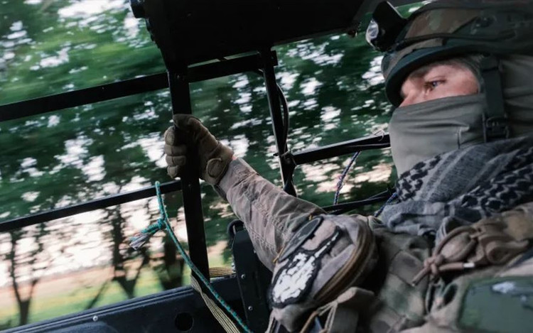 Con la captura de Pokrovsk, la RFAF pudo cortar rápidamente la línea de defensa oriental de las AFU y lanzar una ofensiva hacia Slavyansk y Kramatorsk, amenazando así la 19.jpg