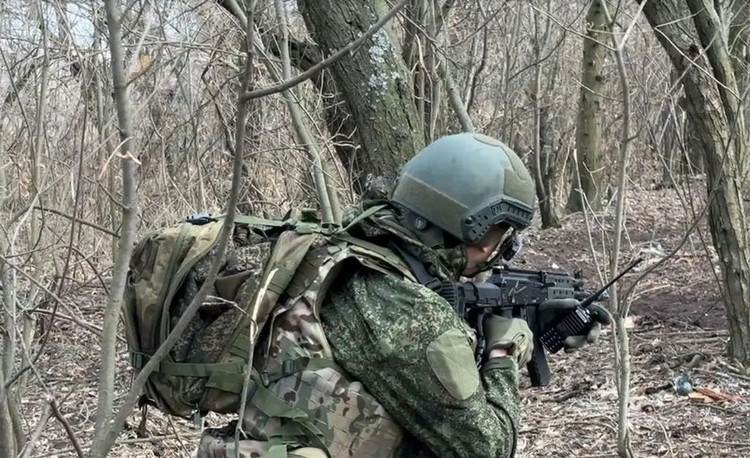 Volgens het Russische militaire kanaal Voin DV drongen Russische aanvalseenheden in het gebied onder verantwoordelijkheid van het 29e Leger van de Vostokgroep nog steeds diep door in het verdedigingssysteem van de AFU. Ze vernietigden de restanten die van de hoofdmacht waren afgesneden in de bosgordel ten zuidwesten van Berezove en bleven Verbove binnenvallen. 6.jpg