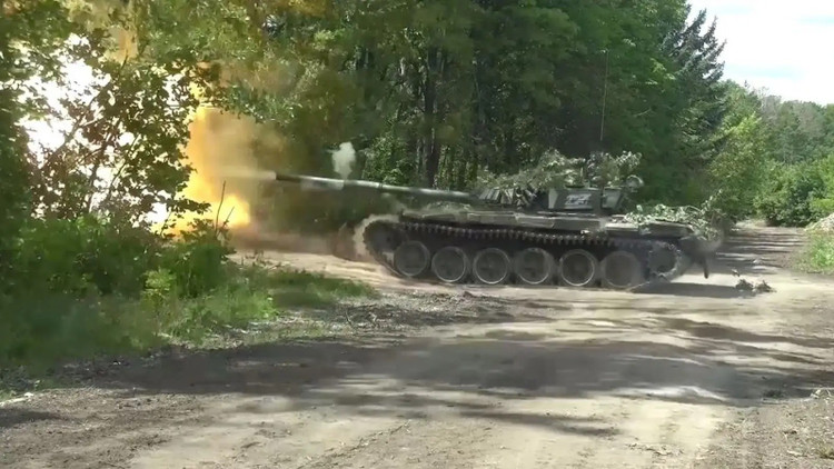 ザオスコーリェ地域では現在、激しい戦闘が繰り広げられており、ロシア軍は装甲車両と砲兵を用いて戦略的に重要な拠点の強化を試みています。さらに、ロシア空軍部隊はクピャンスク西方のソボリウカに進軍し、市を背後から包囲しています。 2.jpg