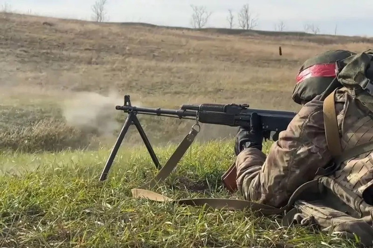 Das ukrainische Forschungsteam wies zudem darauf hin, dass die RFAF zwar mehr als 100.000 Kampftruppen in Richtung Pokrowsk stationiert hat, diese strategische Festung aber bisher nicht einnehmen konnte. Ähnlich verhält es sich in der Region Sumy. Sollte sich dieser Trend fortsetzen, könnte Pokrowsk nach Analysen westlicher Militärexperten jedoch in den nächsten Wochen fallen. 3-1106.jpg