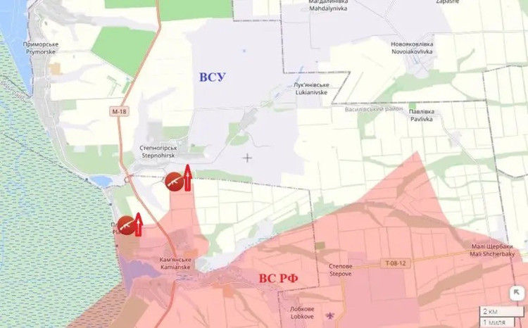 カメンスコエを制圧した後、ロシア軍は直ちにステプノゴルスク村(北東)へ進撃し、さらにこの攻撃軸の東側へも進軍し、ステポヴォエ要塞北西のウクライナ軍を制圧しようと試みた。ロシア軍はウクライナ軍の混乱に乗じて、速やかにプラヴニ村へ突破し、ステプノゴルスクを攻撃した。 4-7060.jpg