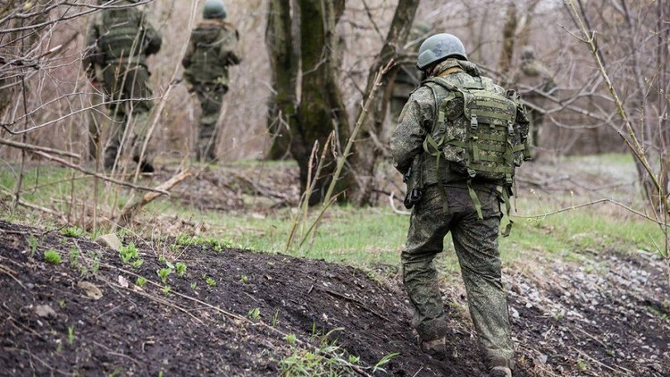 Tentara Ukraina tidak hanya mengerahkan pasukan ke garis depan utama Donbass, tetapi juga berhasil merebut kembali banyak desa di Provinsi Sumy berkat pengiriman pasukan RFAF ke wilayah lain. Informasi ini dilaporkan oleh pakar militer Ukraina, Bogdan Miroshnikov. 10.jpg