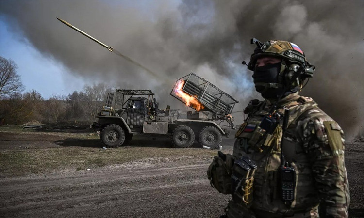 La ofensiva militar rusa en esta posición clave ha bloqueado eficazmente las líneas de suministro del ejército ucraniano. Además, la provincia de Dnipropetrovsk es también una zona simbólica de Kiev, ya que es la ciudad natal del presidente Zelenski. 11-6125.jpg