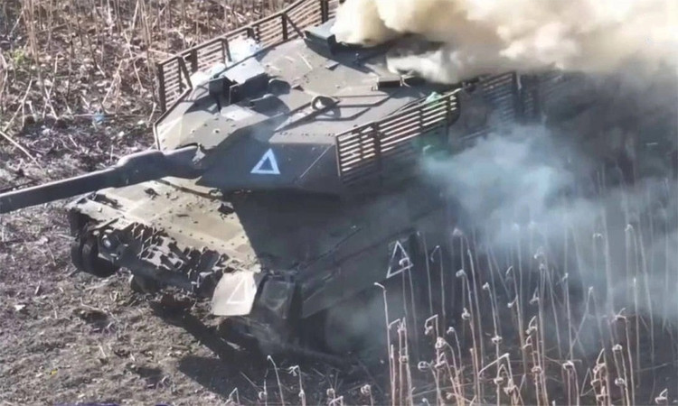 ការបរាជ័យនៃរថក្រោះ Leopard 2A6 ក៏បានបង្ហាញពីនិន្នាការសំខាន់ៗចំនួនបីនៅក្នុងសង្គ្រាមពាសដែកទំនើបផងដែរ៖ គម្លាតបច្ចេកវិទ្យា យានប្រយុទ្ធគ្មានមនុស្សបើក និងការប្រឈមមុខនឹងប្រព័ន្ធ។ ទីមួយ គម្លាតបច្ចេកវិទ្យារវាងរថក្រោះនៃប្រទេសផ្សេងៗកាន់តែទូលំទូលាយ ជាឧទាហរណ៍ ប្រព័ន្ធការពារសកម្ម (APS) នឹងក្លាយជាឧបករណ៍ស្តង់ដារសម្រាប់រថក្រោះ និង T-14 Armata របស់រុស្ស៊ី។ 9.jpg