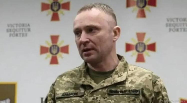 Die Kontrolle von Leontovichi erregte auch deshalb öffentliche Aufmerksamkeit, weil sich hier der Kommandoposten der Donezker Heeresgruppe unter General Drapatiy, dem ehemaligen Kommandeur der Landstreitkräfte, befand. Damals entsandte Präsident Selenskyj General Drapatiy hierher, um die Gegenoffensive zu befehligen, deren Ziel es war, die RFAF aus Pokrowsk zu verdrängen. 2-3017.jpg