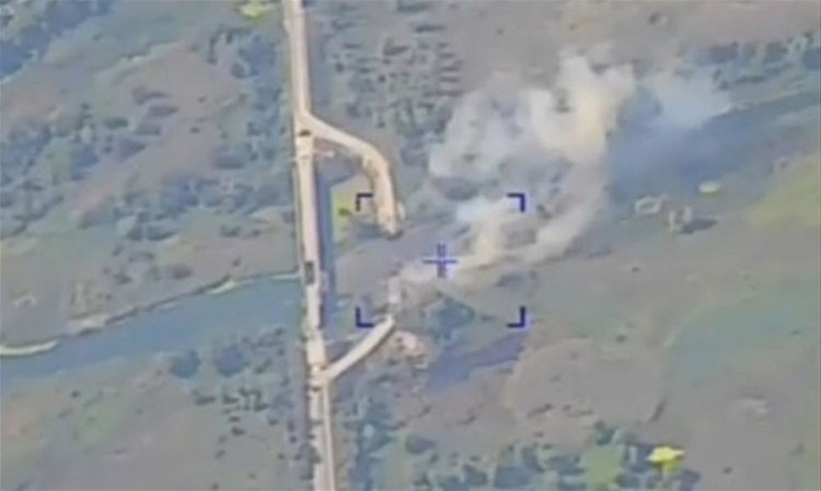 Auch im Süden machte die RFAF gute Fortschritte. Durch eine Reihe geschickter taktischer Operationen gelang es ihnen, mehrere Versorgungslinien der AFU in der Region abzuschneiden, wodurch die ukrainische Verteidigung bei Kupjansk noch anfälliger wurde. 9-3990.jpg
