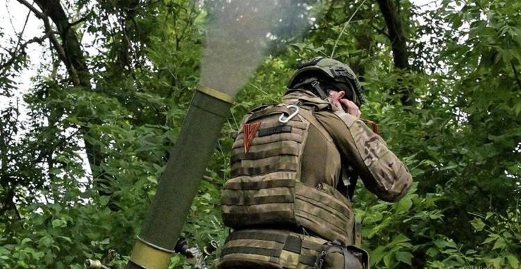 ロシアの従軍記者アレクサンダー・スラドコフ氏が個人ブログに書いたところによると、7月26日朝の時点で、ロシア空軍ドニエプル軍集団に属する第7親衛航空突撃(山岳)師団の部隊がステプノゴルスク村の第3小地区の橋頭堡を占領した。 11.jpg