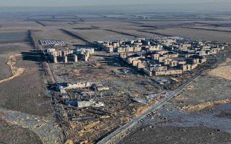 Next, as we have seen, the AFU defense system in the direction of the city of Ugledar actually collapsed in a domino effect, forcing the Ukrainian army to retreat north and be pushed to the current border of Dnipropetrovsk province. 4.jpg