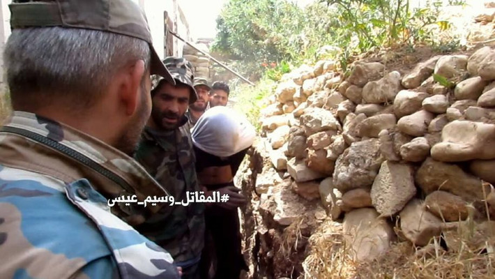 Được biết, một nhóm phiến quân đã ra đầu hàng quân đội Syria sau khi bị bao vây. Ảnh: AMN.