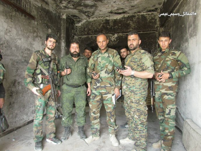 Lực lượng Syria còn phát hiện hệ thống đường hầm trong một tòa nhà ở khu vực mới giải phóng, nối khu vực phía nam al-Qaboun với trung tâm thành phố. Ảnh: AMN.