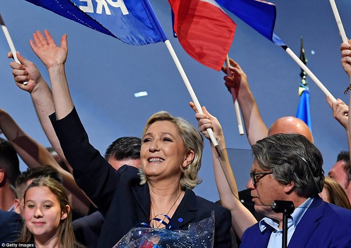 Ông Macron và bà Le Pen sẽ đối đầu trực tiếp trong vòng bỏ phiếu thứ hai của cuộc bầu cử Tổng thống Pháp 2017 diễn ra vào ngày 7/5. Ảnh: Getty Images.