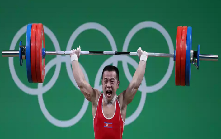 Các vận động viên Triều Tiên tham dự Olympic mà không giành được huy chương sẽ bị trừng phạt. Được biết, tại World Cup 2010, đội tuyển Triều Tiên đã để thua 0-7 trước Bồ Đào Nha. Sau đó, hầu hết cầu thủ và huấn luyện viên Triều Tiên đã bị đưa tới trại cải tạo lao động.