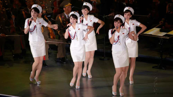 Năm 2013, 12 ngôi sao nhạc pop nổi tiếng của Triều Tiên đã bị bắt và xử tử vì “làm phim người lớn”. Các thành viên trong gia đình của 12 người này đã bị đưa tới trại tập trung.
