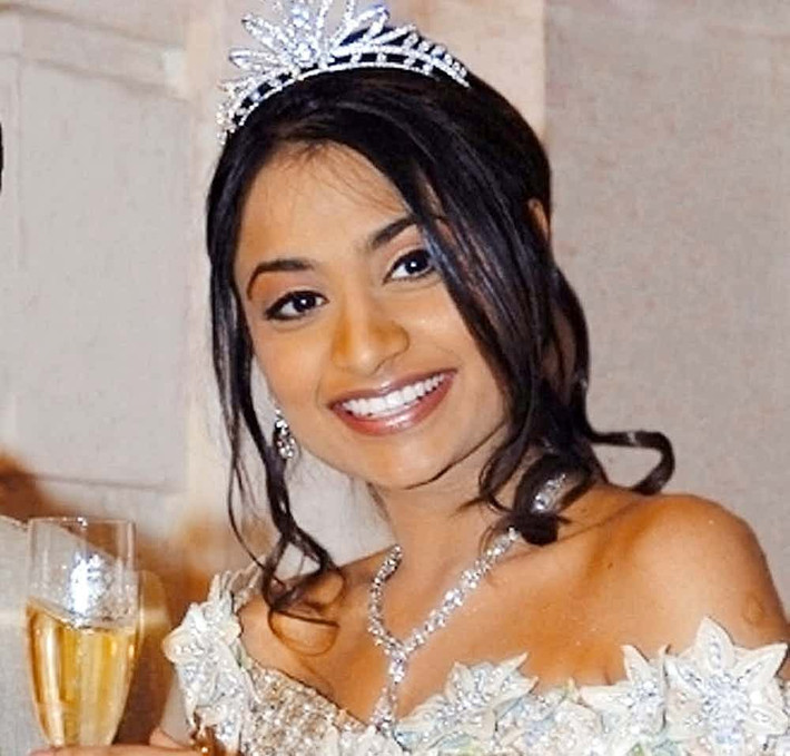 Vanisha Mittal là con gái của tỷ phú Lakshmi Mittal – một trong những người giàu có nhất thế giới. Sau khi kết hôn bằng một đám cưới xa hoa vào năm 2004, Vanisha làm việc với vai trò giám đốc của nhiều công ty trong Tập đoàn Mittah. Ảnh: The Richest.