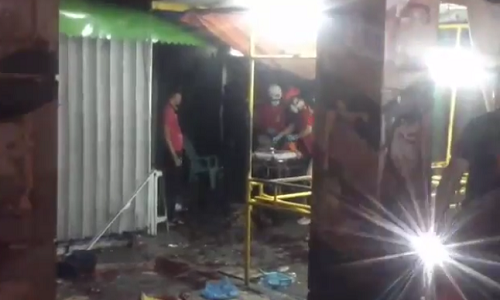 Ngay sau khi vụ nổ xảy ra, cảnh sát và các nhân viên y tế đã được điều động tới hiện trường. Ảnh: ABS-CBN News.