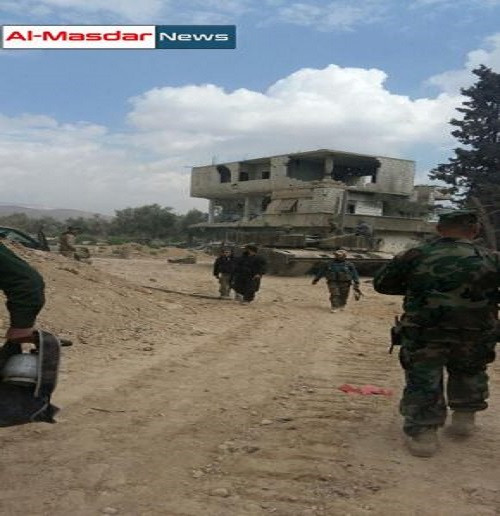 Được biết, quân chính phủ Syria đã mở chiến dịch quy mô lớn nhằm giành lại quyền kiểm soát khu al-Qaboun và Barzeh từ tay nhóm phiến quân sau khi không đạt được thỏa thuận hòa bình. (Nguồn ảnh: Al Masdar News)