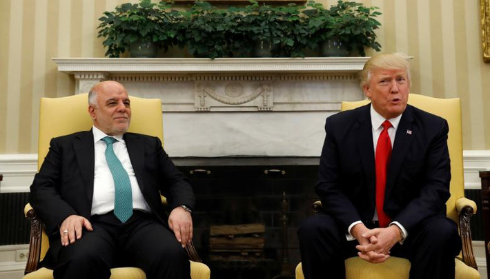 Ông Trump và Thủ tướng Iraq al-Abadi trao đổi tại Phòng Bầu Dục hôm 20/3.