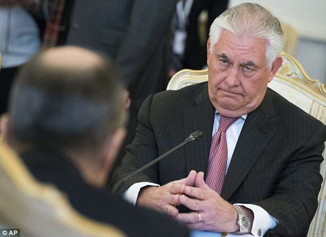 Trong khi đó, Ngoại trưởng Mỹ Tillerson khẳng định ông muốn có một cuộc thảo luận “cởi mở và thẳng thắn”. Ảnh: AP.