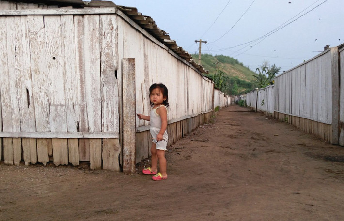 Theo những gì Chu chứng kiến ở Tumangang, cuộc sống của người dân Triều Tiên nơi đây còn nhiều khó khăn.