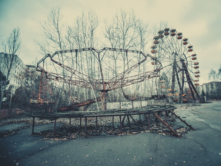 Công viên giải trí Pripyat ở Ukraine dự định mở cửa đón công chúng vào ngày 1/5/1986. Tuy nhiên, vài ngày trước khi nó được khai trương, thảm họa hạt nhân Chernboyl xảy ra khiến công viên bị bỏ hoang từ đó cho đến bây giờ.
