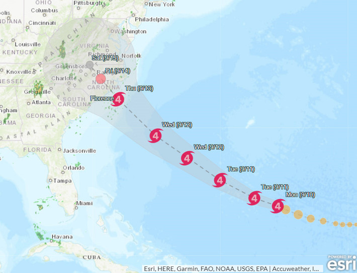 Bão dự kiến đổ bộ vào vùng bờ biển thuộc hai bang South Carolina và North Carolina vào cuối tuần này. Tính đến 23h ngày 10/9, tâm bão cách bờ biển North Carolina khoảng 1.085 km về phía đông đông nam. Đồ họa: ESRI.