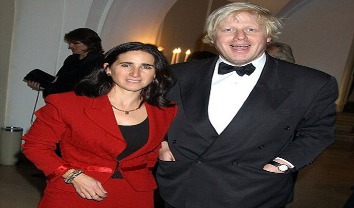 Cựu Ngoại trưởng Boris Johnson và bà Marina kết hôn vào năm 1993 sau khi họ gặp lại nhau trong thời gian ông Boris làm phóng viên cho tờ báo Daily Telegraph. Ảnh: Twitter.