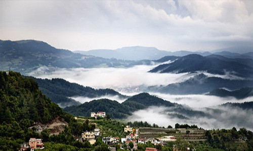 Kessab là một trong những thị trấn đẹp nhất ở vùng Tây Bắc Syria, nằm cách Latakia khoảng 59 km về phía bắc.