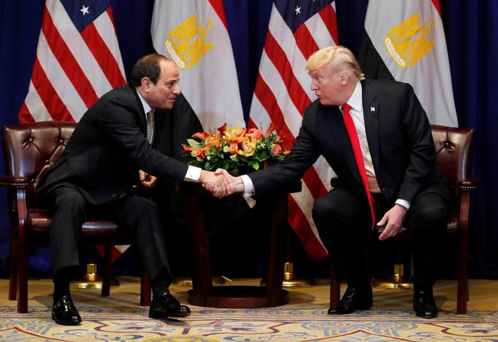 Tổng thống Mỹ Donald Trump bắt tay Tổng thống Ai Cập Abdel Fattah el-Sisi trong cuộc gặp song phương bên lề cuộc họp Đại hội đồng Liên Hợp Quốc.