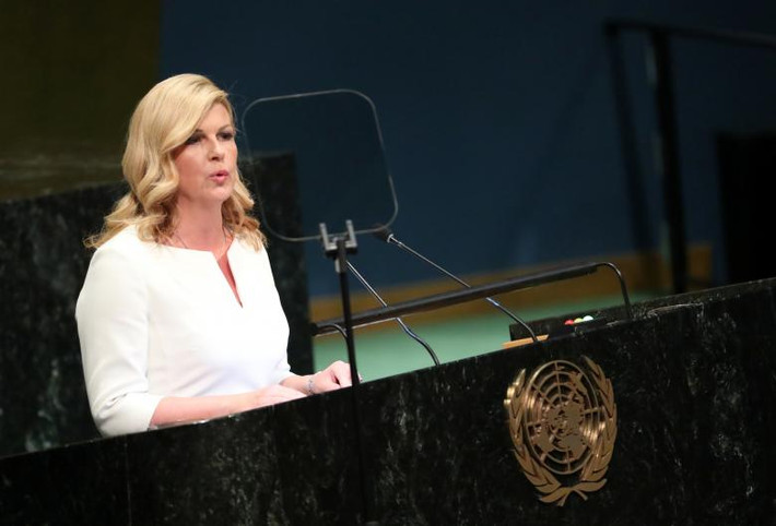 Tổng thống Croatia Kolinda Grabar-Kitarovic phát biểu tại phiên họp. Mời độc giả xem thêm video: Hội đồng bảo an Liên Hợp Quốc thông qua nghị quyết về Syria năm 2013 (Nguồn: VTC14)