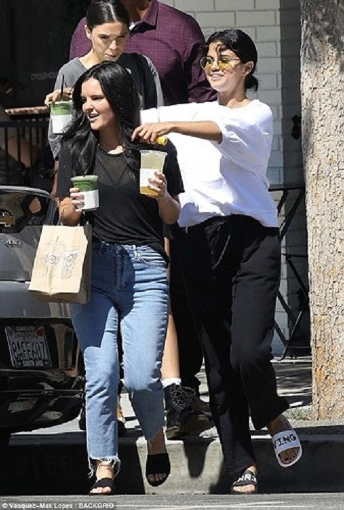 Có vẻ như, ca sĩ Selena Gomez đã lấy lại được cân bằng sau bao sóng gió tình cảm.