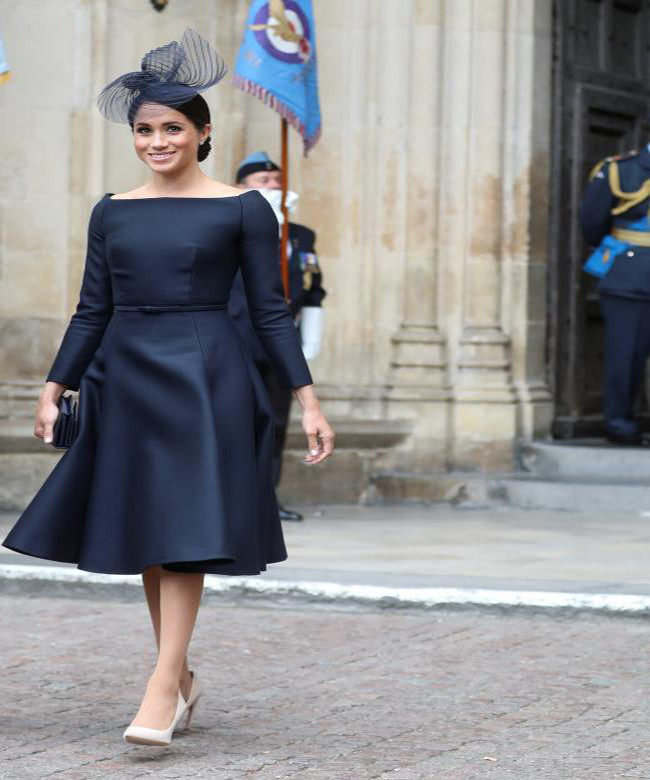 Công nương Meghan Markle rời khỏi Tu viện Westminster sau khi tham dự sự kiện kỷ niệm 100 năm tuổi của Không quân Hoàng gia Anh ở London năm 10/7/2018.