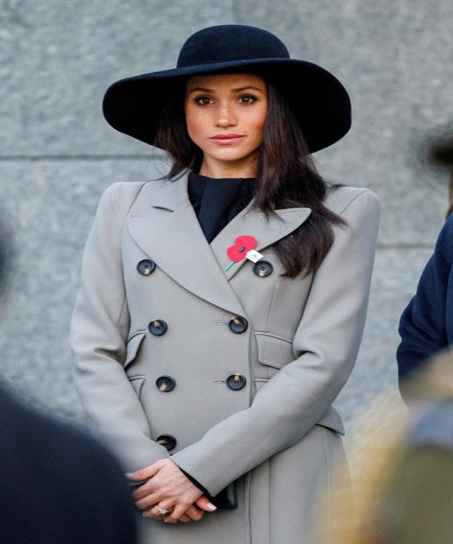 Theo nhận xét của biên tập viên People, dù Công nương Meghan Markle mặc trang phục nào thì cũng toát lên vẻ đẹp sang trọng.