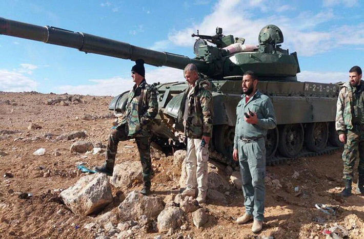 Trong diễn biến khác trên chiến trường Syria, lực lượng chính phủ Damascus đã giành lại quyền kiểm soát thêm nhiều khu vực chiến lược ở vùng sa mạc Đông Badiyeh, tỉnh Sweida, từ tay phiến quân IS. Ảnh: AMN.