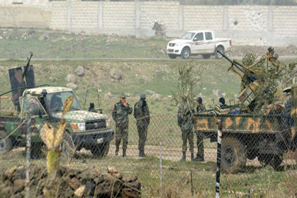Theo hãng Fars (Iran), hãng thông tấn SANA đưa tin ngày 13/9 cho biết, các đơn vị pháo binh của Quân đội Syria đã mở cuộc tấn công dữ dội nhằm vào căn cứ của phiến quân HTS tại ngôi làng Tal Wasit ở Bắc Hama. Ảnh: FNA.