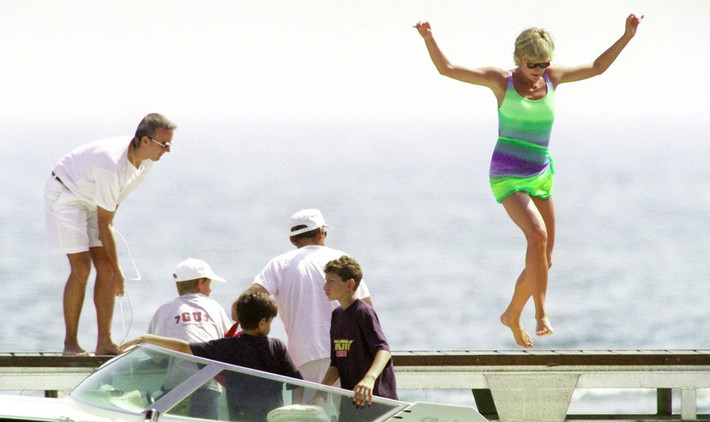 Công nương Diana tại St.Tropez năm 1997.