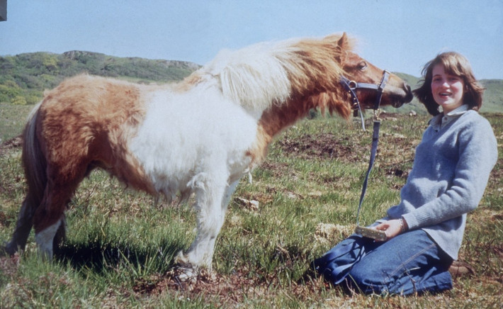Công nương Diana năm 14 tuổi.