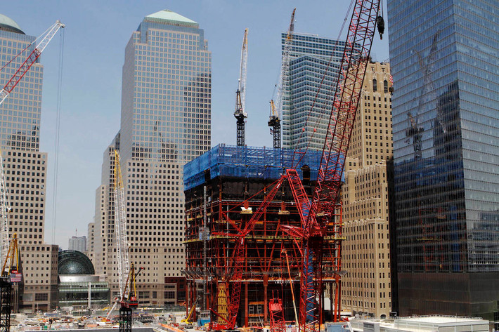 Tháng 6/2010, tòa nhà chọc trời “mọc” lên tại khu Trung tâm Thương mại Thế giới ở New York.