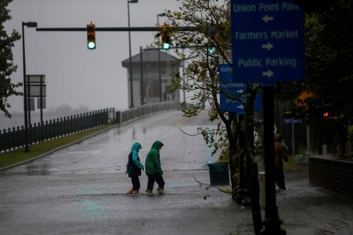 Ước tính, thiệt hại do bão Florence gây ra là từ 10 đến 60 tỷ USD. Ảnh: Reuters.