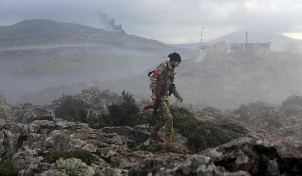 Trong khi đó, theo hãng Fars (Iran), Cơ quan Giám sát Nhân quyền Syria (SOHR) dẫn các nguồn tin cho hay, phiến quân HTS cùng nhiều nhóm phiến quân khác đã từ chối rút khỏi khu phi quân sự tại 4 tỉnh Latakia, Hama, Idlib và Aleppo. Ảnh: FNA.