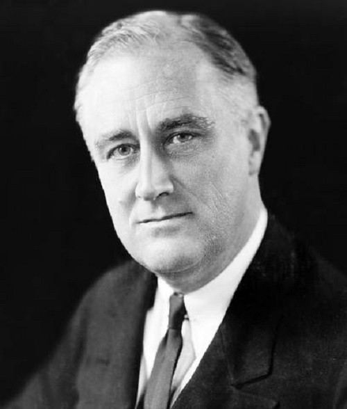 Tiếp đến là vị tổng thống thứ 32 của Mỹ, Franklin D.Roosevelt, với tỷ lệ ủng hộ trung bình là 64,49%. Ông giữ vai trò là người đứng đầu nước Mỹ trong suốt 12 năm 1 tháng (từ năm 1933 đến năm 1945).