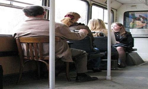 Mọi người có thể mang theo một chiếc ghế bên mình và sử dụng nó ở nhiều nơi.