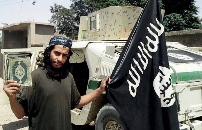 Trong ảnh là Abdelhamid Abaaoud, kẻ được cho là đã tổ chức vụ tấn công khủng bố liên hoàn ở Paris ngày 13/11/2015. Được biết, Abaaoud bị tiêu diệt trong cuộc đột kích của cảnh sát Pháp ở khu vực St.Denis, ngoại ô Paris, Pháp, ngày 19/11/2015.