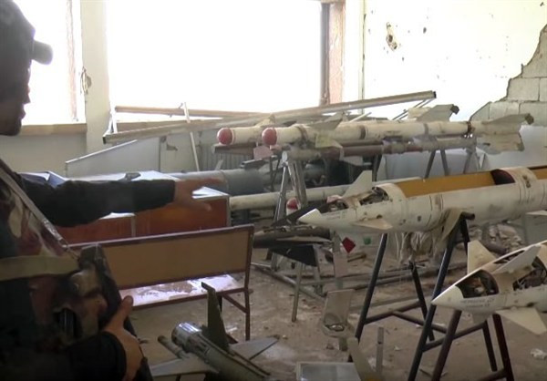 Quân chính phủ Damascus và lực lượng kháng chiến được cho là đã giành lại quyền kiểm soát các kho vũ khí này...